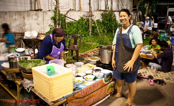 nuestro puesto de Kao Soi... hummmmm — Tailandia