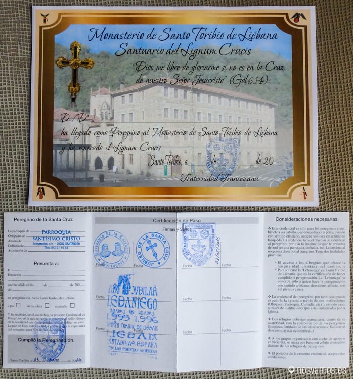 Credencial del peregrino con los sellos y — Camino Lebaniego, España