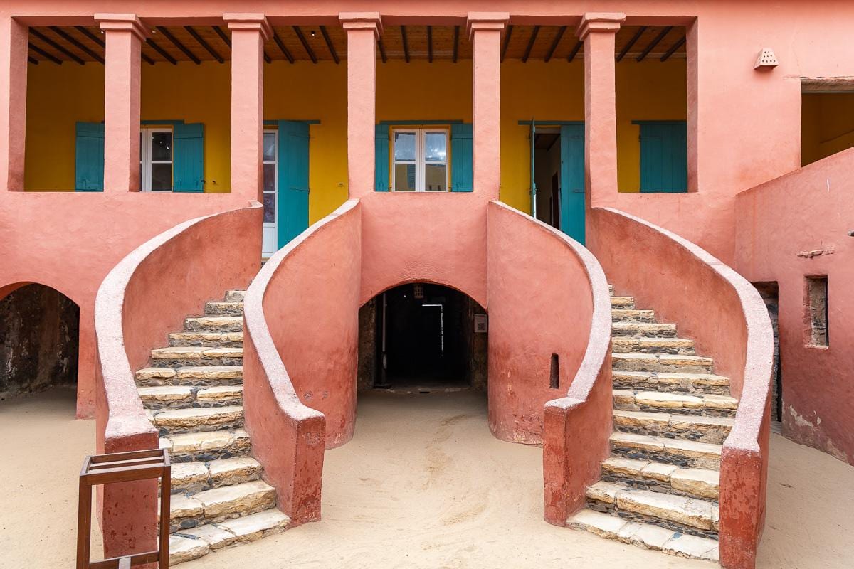 Cómo visitar la isla de Gorée: horarios, precios y consejos
